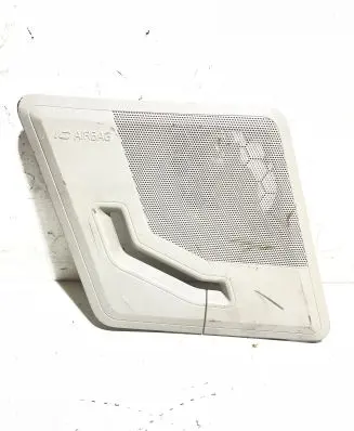 Volvo XC90 Seat belt trim 8641273