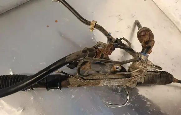 Nissan Almera Tino Steering rack