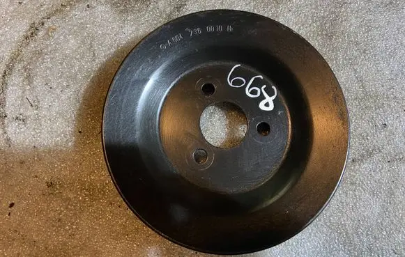 Mercedes-Benz Vito Viano W638 Power steering pump pulley a6042360010 6042360010
