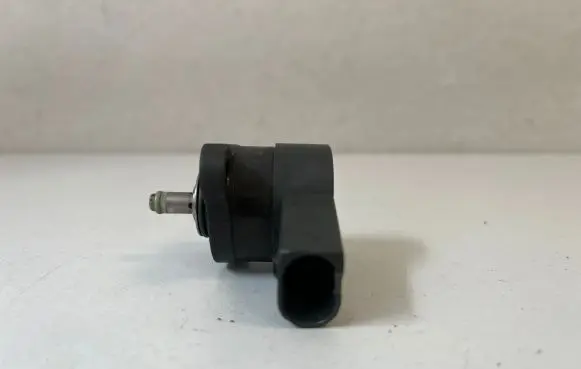 Mercedes-Benz Vito Viano W638 Fuel pressure regulator A6110780149 28430 0281002241