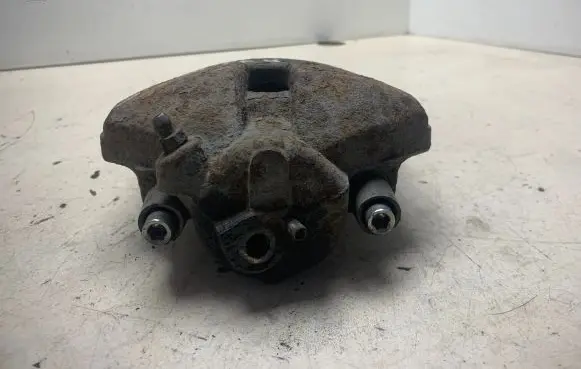 Volkswagen PASSAT B6 Front brake caliper