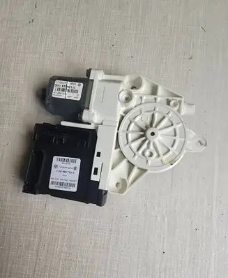 Volkswagen Golf Plus Front door window regulator with motor 05075700 1K0959793K 060307