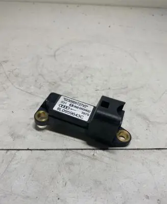 Audi A3 S3 8L Airbag deployment crash/impact sensor 8L0959643C 0230905T27V2 060902