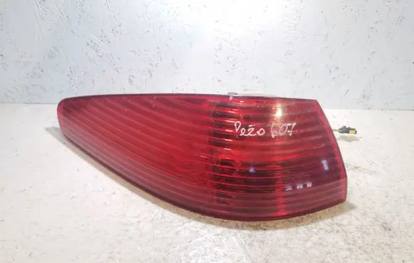 Peugeot 607 Rear/tail lights