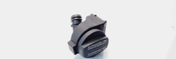 Mercedes-Benz B W245 Oil filler cap A6400100369