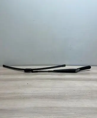 Volkswagen PASSAT B8 Front wiper blade arm 3G1955409