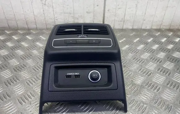 Audi A5 Rear air vent grill 8W0863324A