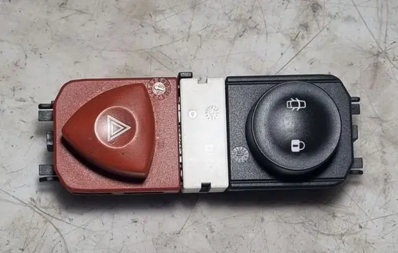 Renault Scenic II - Grand scenic II Hazard light switch 8200407415 8200095493