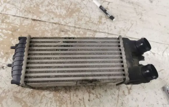 Citroen Berlingo Intercooler radiator 9645965180