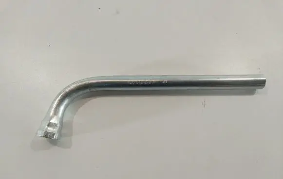 Volkswagen Golf VI Tool set 4D0012219A