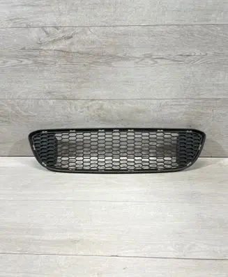 BMW 1 E82 E88 Front bumper lower grill 8045432 15857711