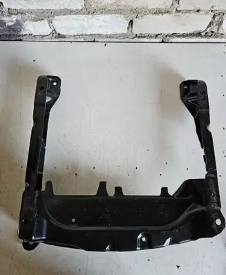 Volkswagen Touareg II Seat frame 7P0881678