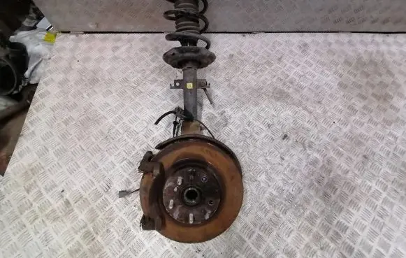 Nissan X-Trail T32 Front wheel hub spindle knuckle