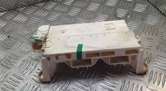 BMW 5 E39 Fuse module 61138367252