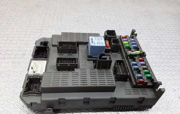 Peugeot 807 Fuse module 1499703080
