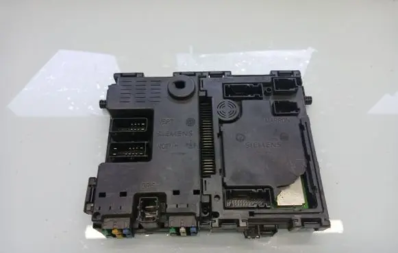 Peugeot 206 Comfort/convenience module 9626460880 962646088003