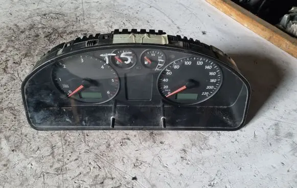 Volkswagen Transporter - Caravelle T5 Speedometer (instrument cluster) 7H0920850E