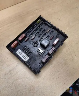 Volkswagen PASSAT B6 Fuse module 3C0937125 63592777