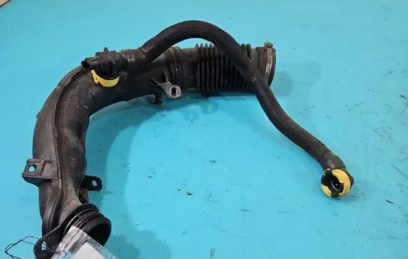 Intercooler hose/pipe