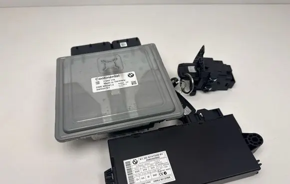 BMW 3 E90 E91 Engine ECU kit and lock set 7595179