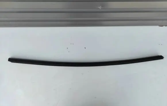 Tesla Model 3 Door glass rail 108068100H