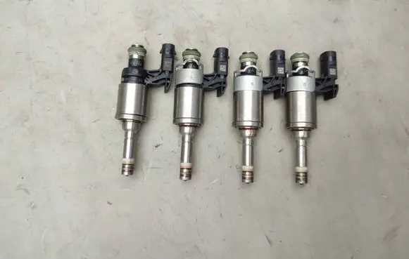 Audi A3 S3 8V Fuel injectors set 04E906036C 0261500188