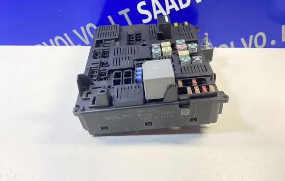 Volvo XC90 Fuse box set 31498003 31473570