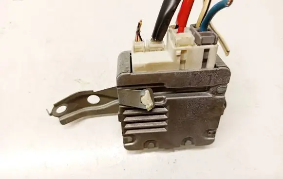 Toyota Avensis T250 Power steering control unit/module 8965005030 6900000563