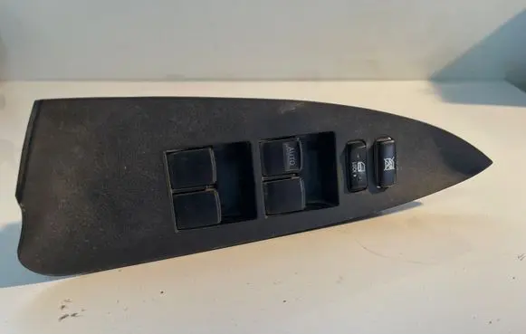 Toyota RAV 4 (XA50) Electric window control switch 8352S66