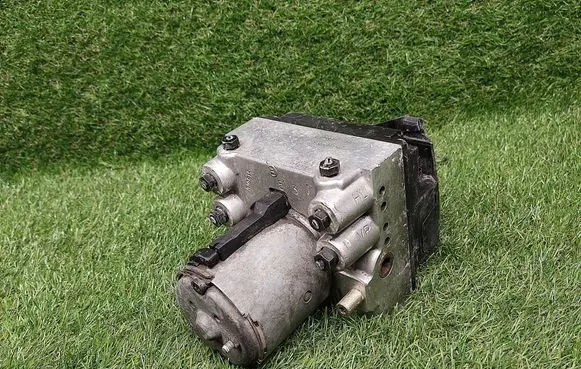 Audi A4 S4 B5 8D ABS Pump 8D0614111 562162702 0265214002