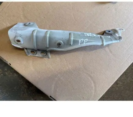 Seat Ibiza V (KJ) Fender mounting bracket 6F0821328D