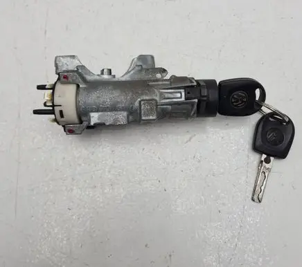 Volkswagen PASSAT B5 Ignition lock 4D0905851E