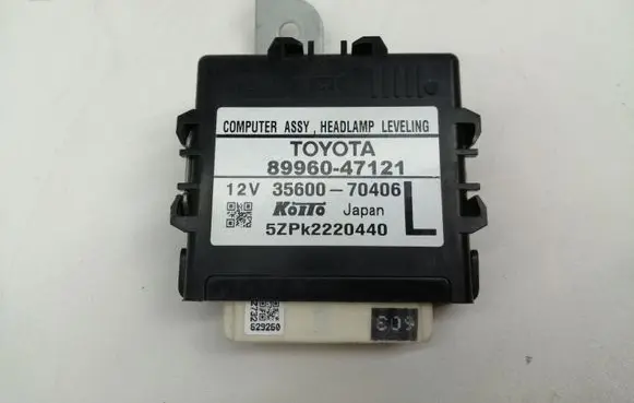 Toyota Prius+ (ZVW40) Light module LCM 8996047121