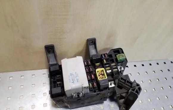 Mitsubishi Pajero Fuse box set