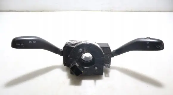 Volkswagen Polo IV 9N3 Light switch