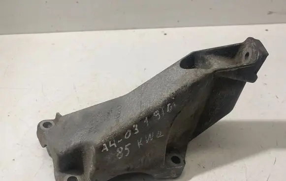 Audi A4 S4 B6 8E 8H Engine mounting bracket 8E0199307A