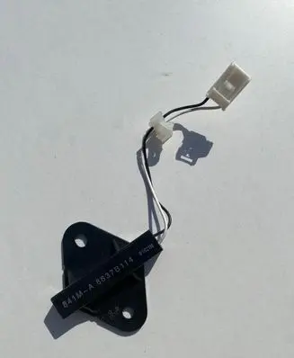 Mitsubishi Outlander Aerial antenna amplifier 8637B114 2090050