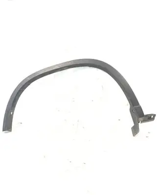 Rear fender molding trim