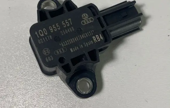 Volkswagen Eos Airbag deployment crash/impact sensor 1Q0955557