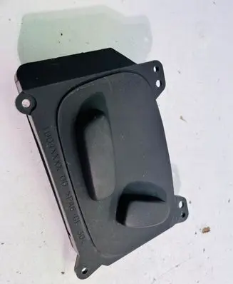 Land Rover Discovery 4 - LR4 Tailgate/trunk/boot open switch 14B566