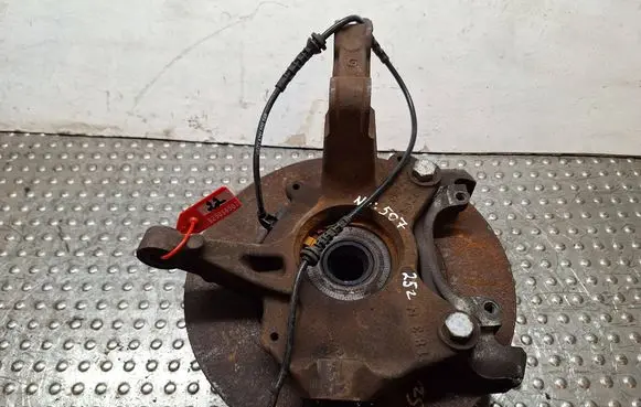 Renault Megane III Front wheel hub spindle knuckle S25056507 400150053R