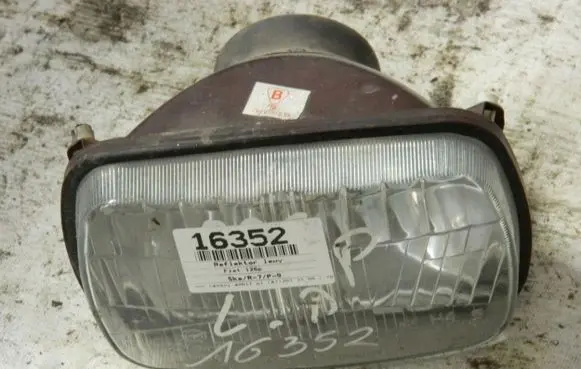 Toyota Avensis T270 Headlight/headlamp 16352