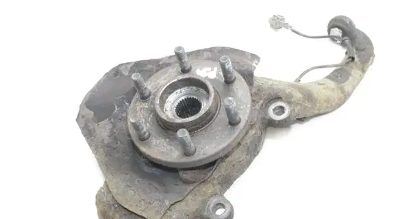 Nissan Pathfinder R51 Front wheel hub