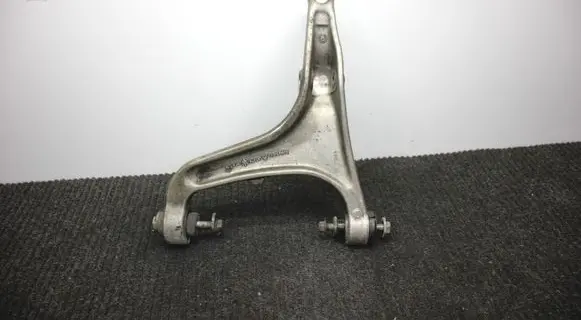Maserati Ghibli Front lower control arm/wishbone 06700390290