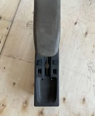 Mitsubishi Pajero Sport I Armrest 