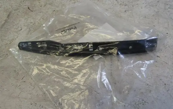 Front bumper mounting bracket