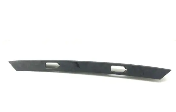 Trunk door license plate light bar