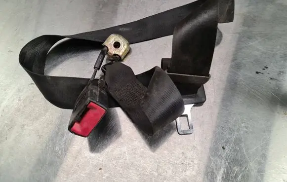 Audi A3 S3 8L Middle seatbelt (rear) 8L0857713 560290902A