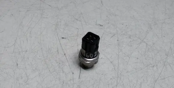 Audi A6 S6 C5 4B Air conditioning (A/C) pressure sensor 8D0959482B TDP302QADG2