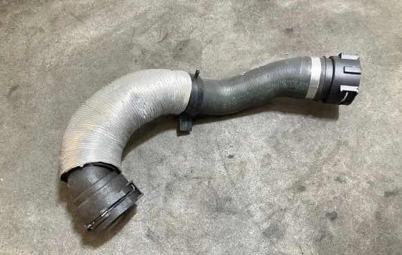 BMW 1 E81 E87 Engine coolant pipe/hose 7552404